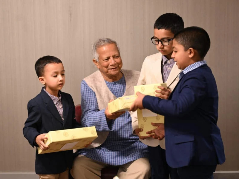 Didarul’s family meets Chief Adviser in New York