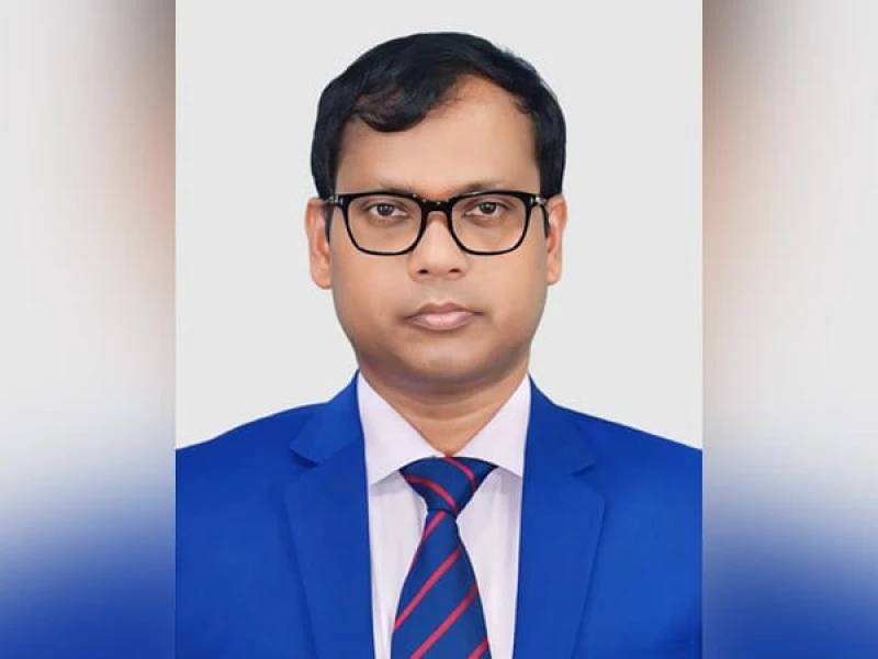 Sylhet’s DC Sarwar Leads Cleanliness Drive with boom in hand