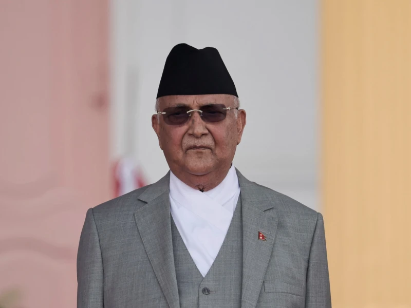 নেপাল ছেড়ে পালাবেন না অলি