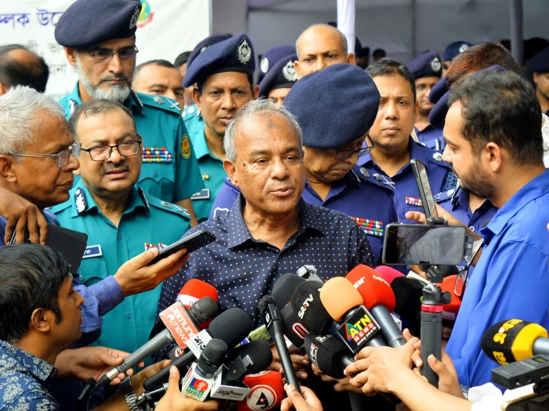 দুর্গাপূজা ব্যাহত করতে খাগড়াছড়ির সহিংসতা, পরিস্থিতি শান্ত: স্বরাষ্ট্র উপদেষ্টা