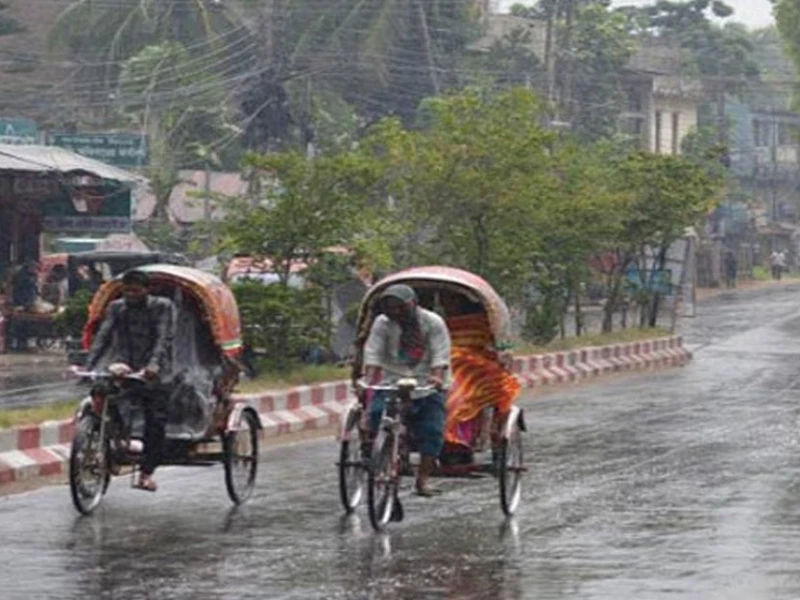 রাজধানীতে টানা বৃষ্টি, ২৪ ঘণ্টায় রেকর্ড ২০৩ মিলিমিটার