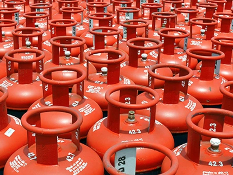 BERC cuts LPG price by Tk 29 for October