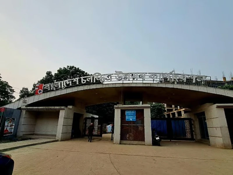 ঢাকার এফডিসি মোড়ে যাত্রীদের পিটুনিতে অজ্ঞানপার্টি সন্দেহভাজন গ্রেপ্তার