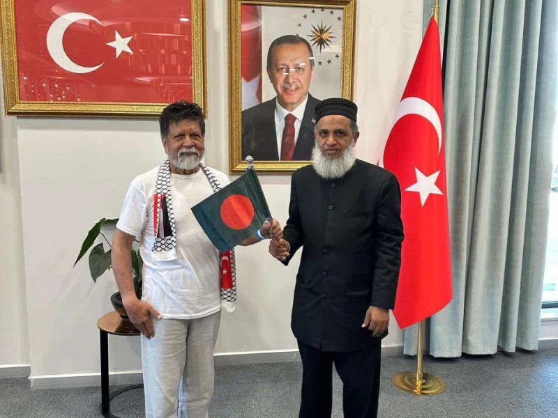 Shahidul Alam Arrives in Turkey After Release from Israeli Detention