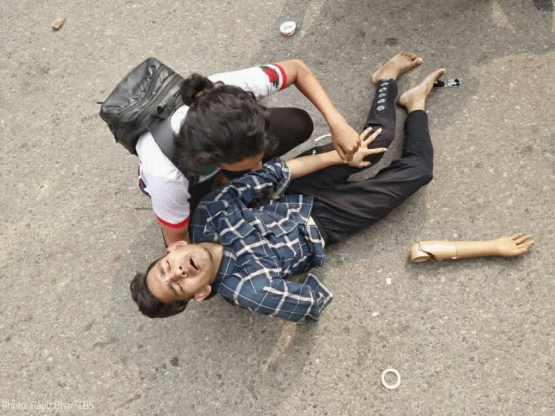 10 July Fighters Injured in Police Baton Charge Near Parliament