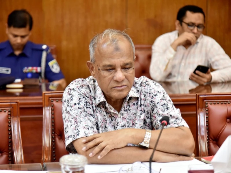 Passport Fees to Be Reduced for Expatriate Workers: Home Affairs Adviser