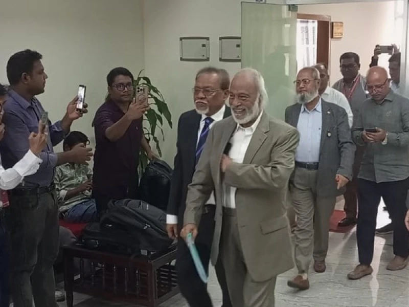 বিএনপি প্রতিনিধি দলের সঙ্গে বৈঠকে প্রধান নির্বাচন কমিশনার