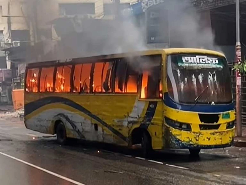 Arsonists set Bus Ablaze in Mirpur After Forcing Passengers Out
