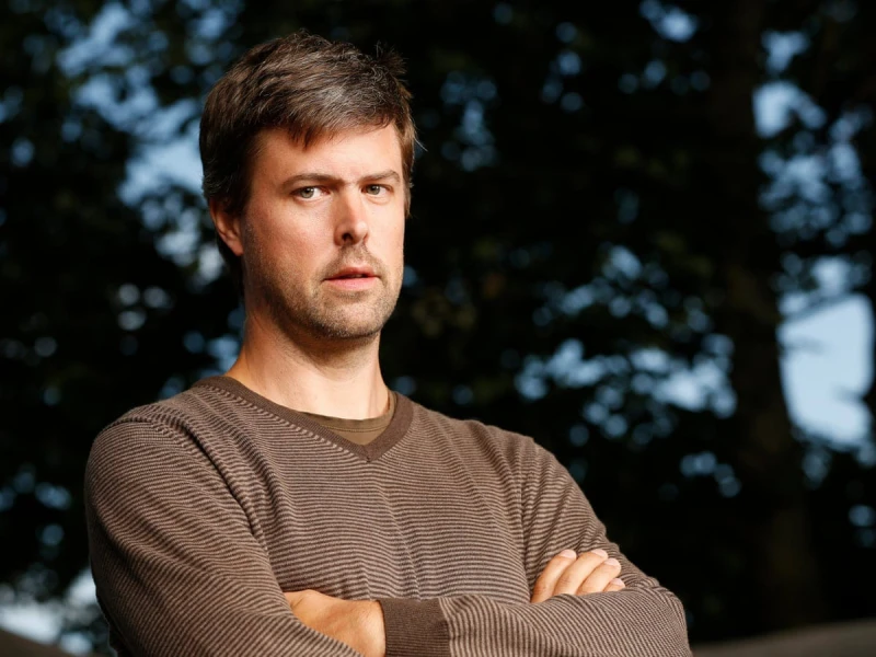Hungarian-British author David Szalay wins 2025 Booker Prize for ‘Flesh’
