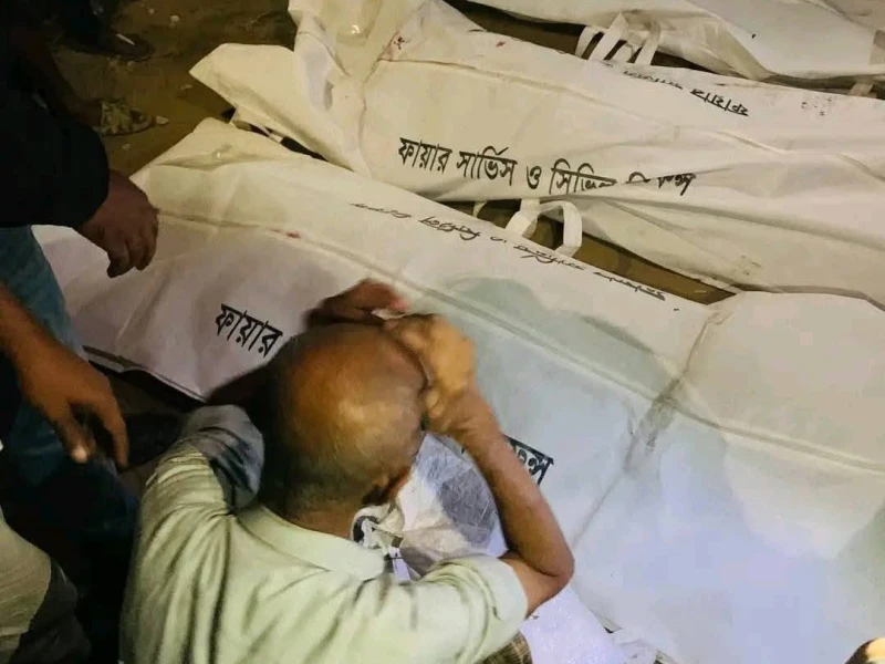 সীতাকুণ্ডে ভয়াবহ বাস দুর্ঘটনায় নিহত ৫