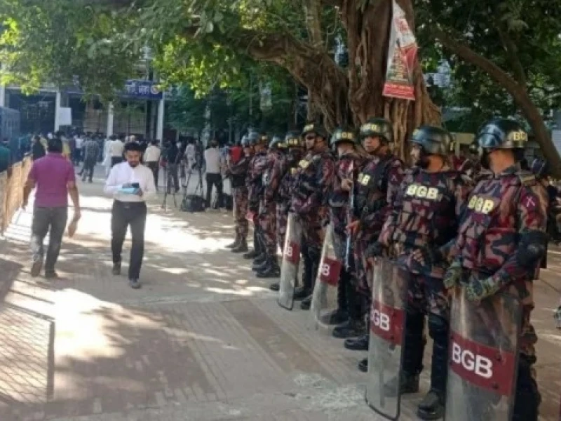 শেখ হাসিনা–জয়–পুতুলের প্লট দুর্নীতি মামলা: রায় ঘিরে আদালত এলাকায় কঠোর নিরাপত্তা