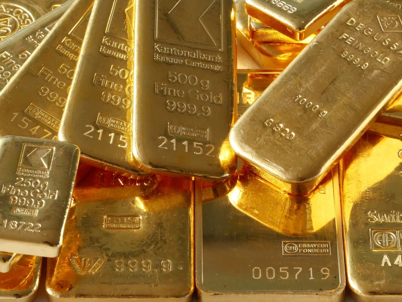 Gold prices hit record high in Bangladesh