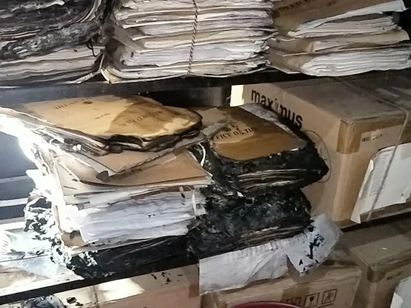 লক্ষ্মীপুর জেলা নির্বাচন কার্যালয়ের স্টোর রুমে আগুন