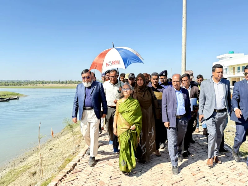 নিরাপদ ও মানসম্মত চিংড়ি উৎপাদনে গুরুত্বারোপ মৎস্য উপদেষ্টার
