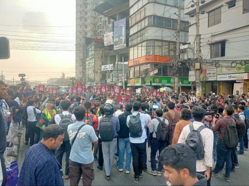 Traffic resumes on Rampura–Natun Bazar road after two-hour blockade