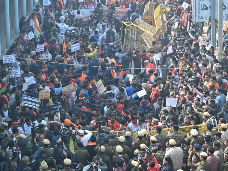 Hindutva Groups Protest Outside Bangladesh High Commission in New Delhi