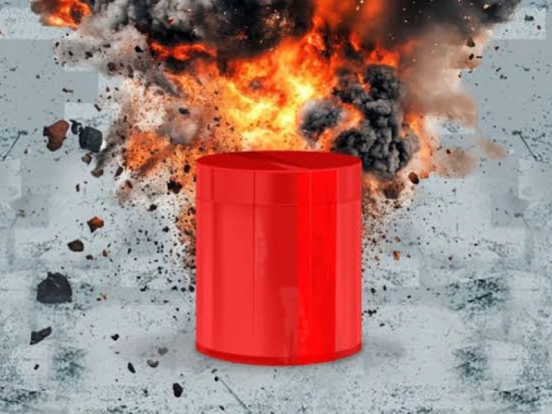 Pedestrian killed in cocktail blast in Dhaka’s Mogbazar