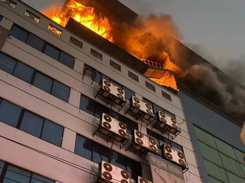 Fire at Khaddar Market under control after 1.5 hours