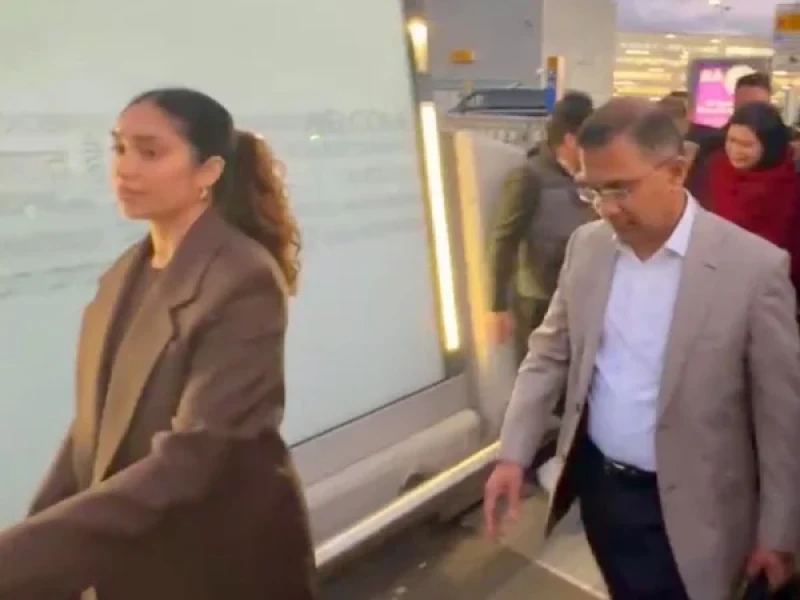 লন্ডনের হিথরো বিমানবন্দরে তারেক, ফ্লাইট মধ্যরাতে