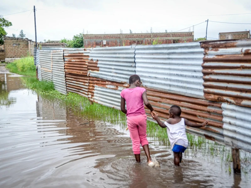 Southern Africa Floods Kill Over 100, Displace Thousands