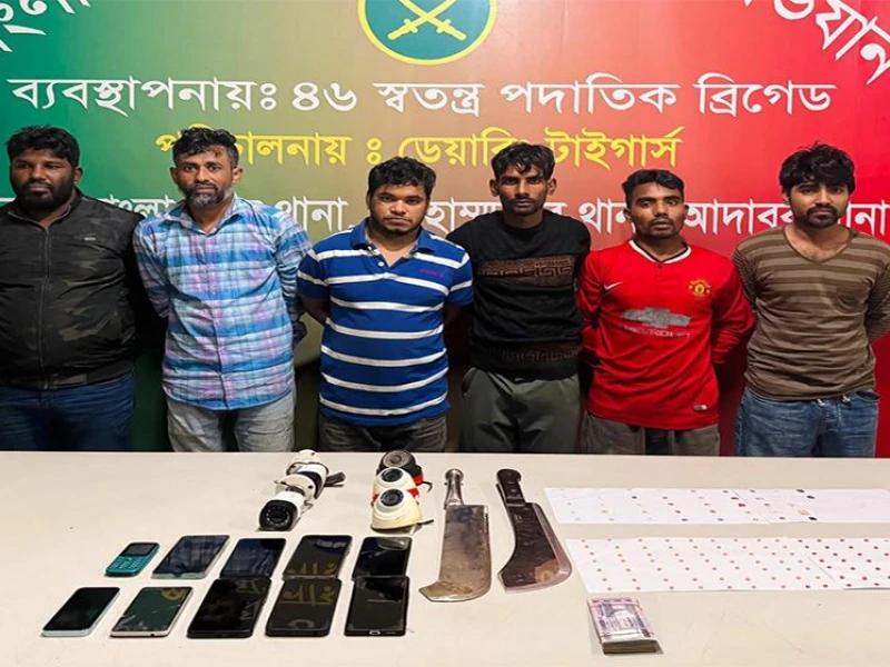 রাতভর মোহাম্মদপুরে অভিযানে অস্ত্র ও মাদক উদ্ধার