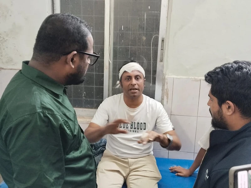 নরসিংদীতে সন্ত্রাসী হামলায় ১০ সাংবাদিক আহত