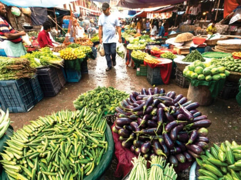 Karwan Bazar traders announce Ramadan price cuts on lemon, oil, sugar, meat