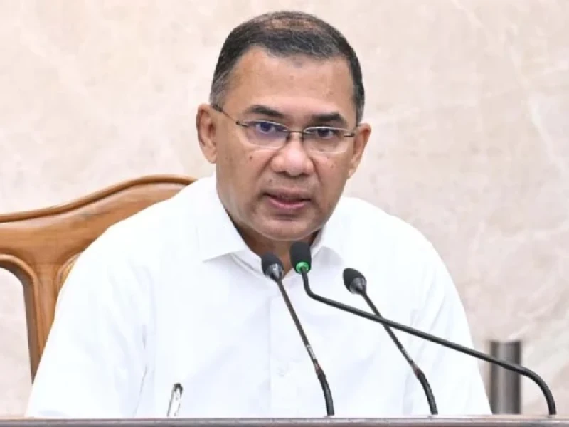 সরকারি ছুটির দিনেও অফিসে প্রধানমন্ত্রী তারেক রহমান