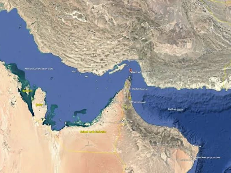 হরমুজ প্রণালিতে উত্তেজনা: ইরানের হামলায় তেলবাজারে অস্থিরতা, বাড়ছে বৈশ্বিক শঙ্কা