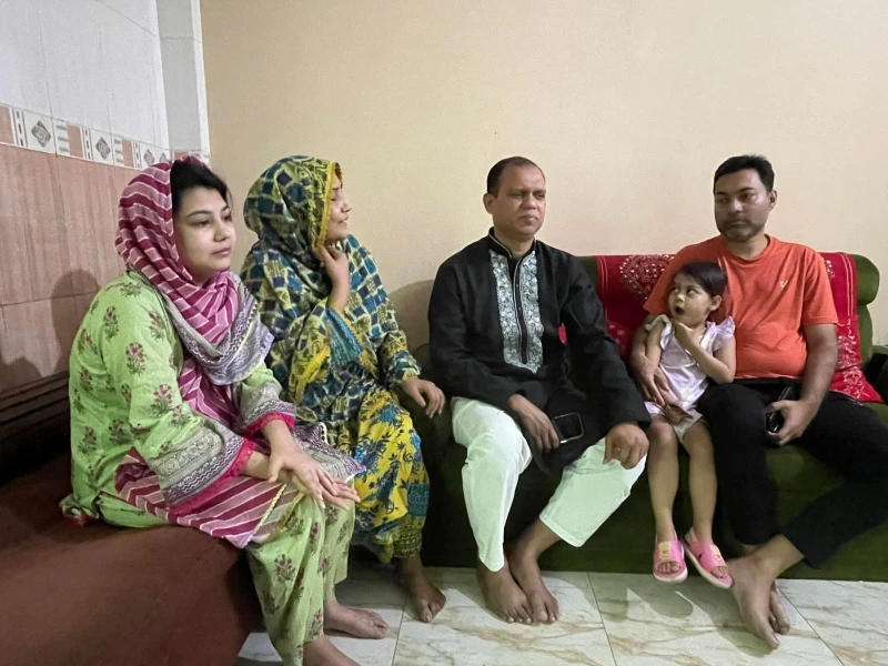 সাংবাদিক রউফের পরিবারের খোঁজ-খবর নিলেন প্রধানমন্ত্রীর অতিরিক্ত প্রেস সচিব