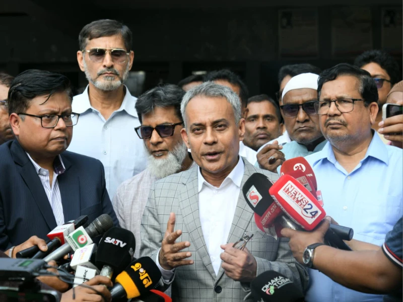 গণপরিবহনে ঈদ যাত্রা স্বাভাবিক রাখতে অতিরিক্ত জ্বালানি সরবরাহ করছে সরকার: সড়কমন্ত্রী রবিউল