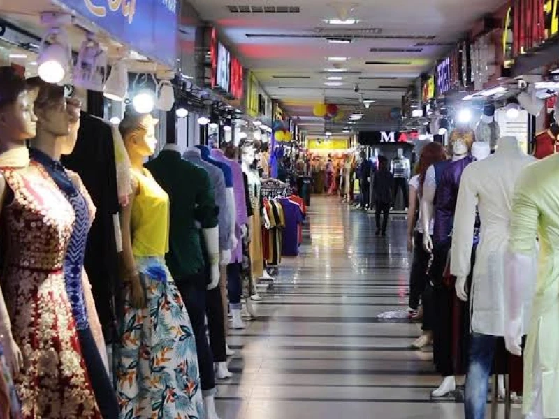 Shops, malls to close by 8pm to support energy saving drive