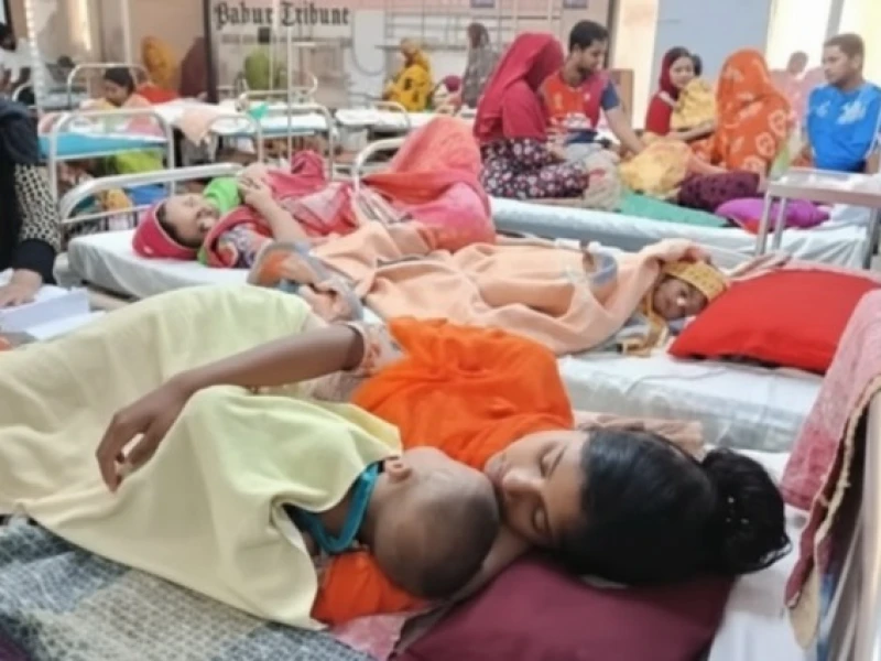 হাম আক্রান্ত শিশুর চাপে উপচে পড়ছে শিশু হাসপাতাল, আইসিইউ সংকটে দিশেহারা স্বজনরা