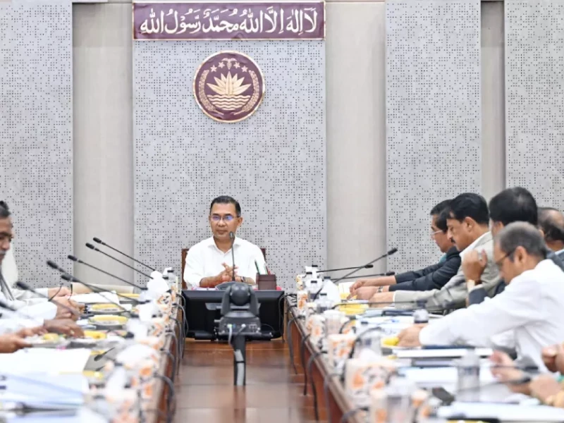 PM chairs Hajj management committee meeting