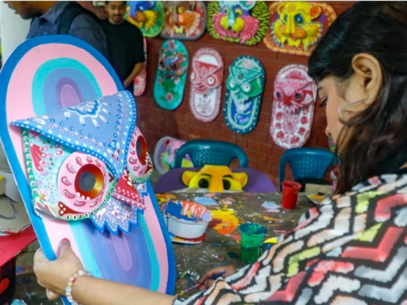 বৈশাখী শোভাযাত্রায় পাঁচ মোটিফ, গণতন্ত্রের বার্তায় ‘মোরগ’