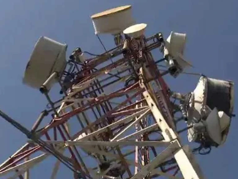 জ্বালানি সংকটে মোবাইল সেবা ঝুঁকিতে, অপারেটরদের সঙ্গে বৈঠকে বসছে বিটিআরসি