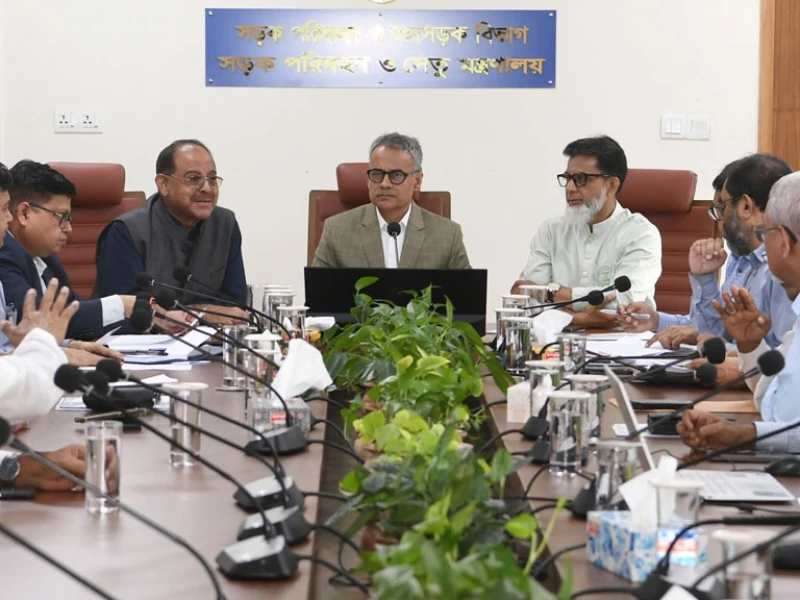 ডিজেলের দাম বাড়ায় কিলোমিটারে ১১ পয়সা ভাড়া বৃদ্ধি: বাস্তবায়ন ও তদারকি নিয়ে শঙ্কা