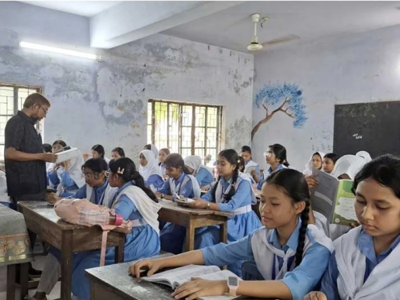 কক্সবাজারের সরকারি স্কুলে শিক্ষক সংকট চরমে, ১০টির মধ্যে ৯টিতে প্রধান শিক্ষক নেই