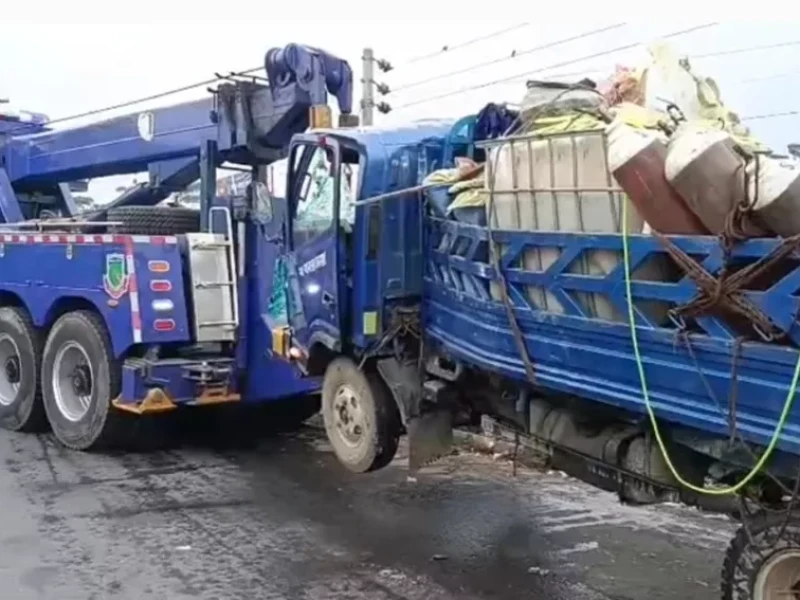 2 killed as truck crashes into another on Faridpur Expressway