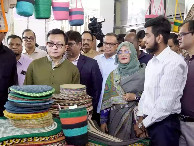 Govt eyes turning jute sector into $7bn industry: Commerce, Textiles and JuteMinister