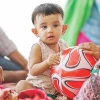 হামের চিকিৎসায় নিঃস্ব পরিবারগুলো, শয্যা-আইসিইউ সংকটে হাসপাতাল
