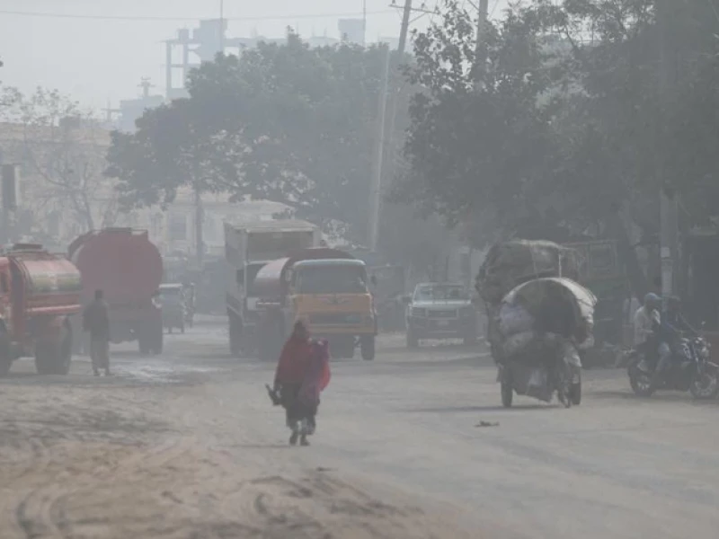 Dhaka’s air quality remains moderate, ranks 11th globally