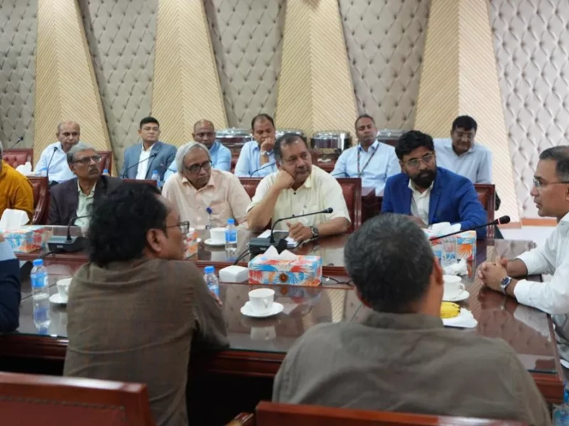 PM seeks media support to build a humane state, strengthen social values