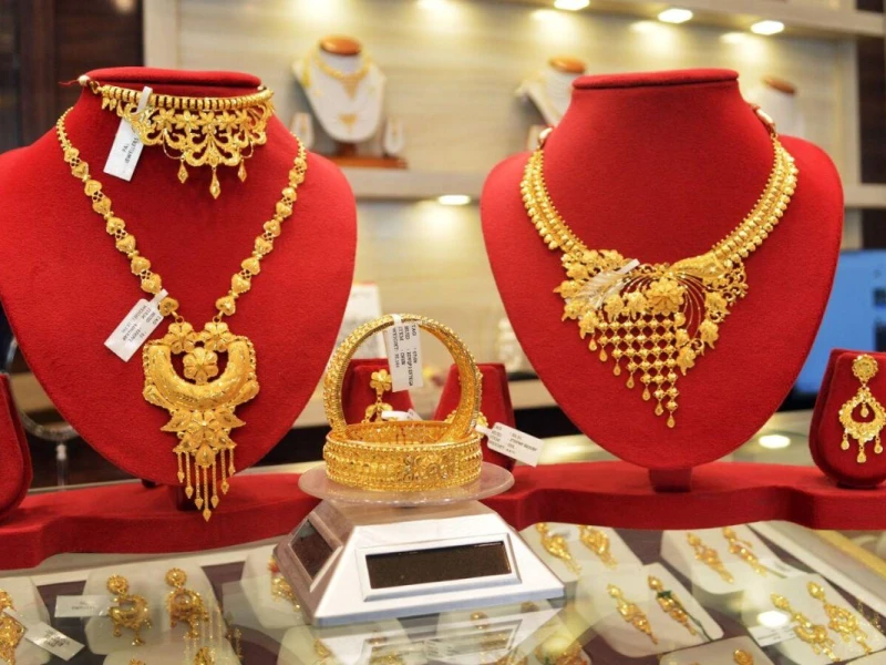 Gold price drops Tk 5,482 per bhori as BAJUS cuts rates