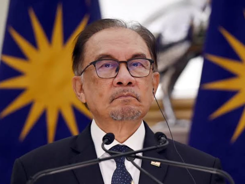 Malaysia PM calls for stronger oversight to combat corruption