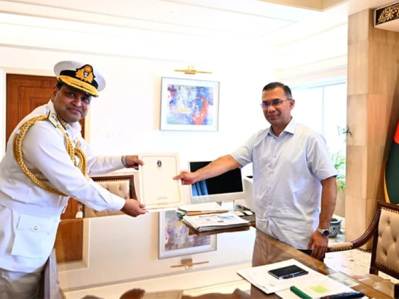 PM praises navy's role in safeguarding country's sovereignty