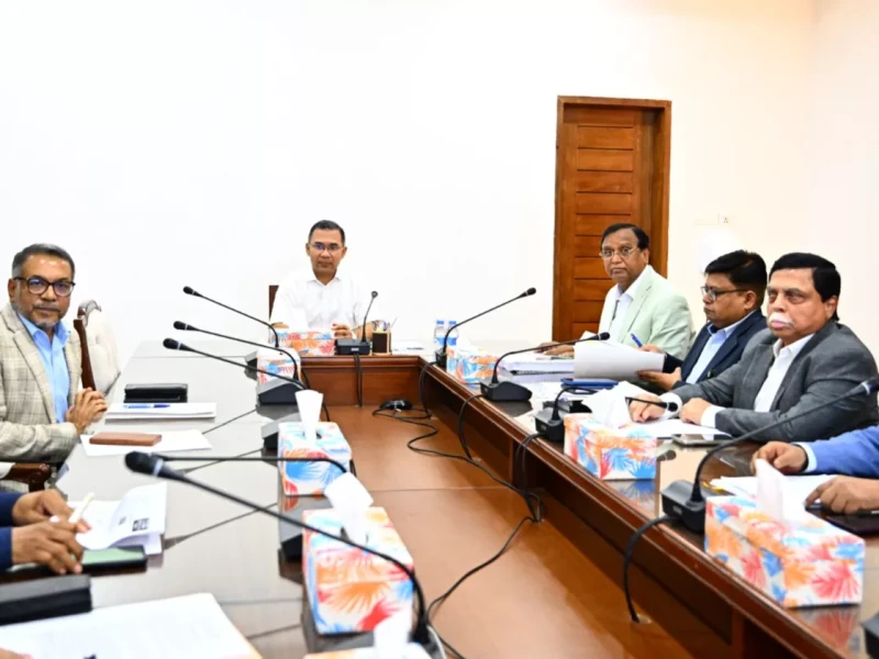 PM reviews plan to ease Dhaka’s traffic congestion through circular roads, waterways