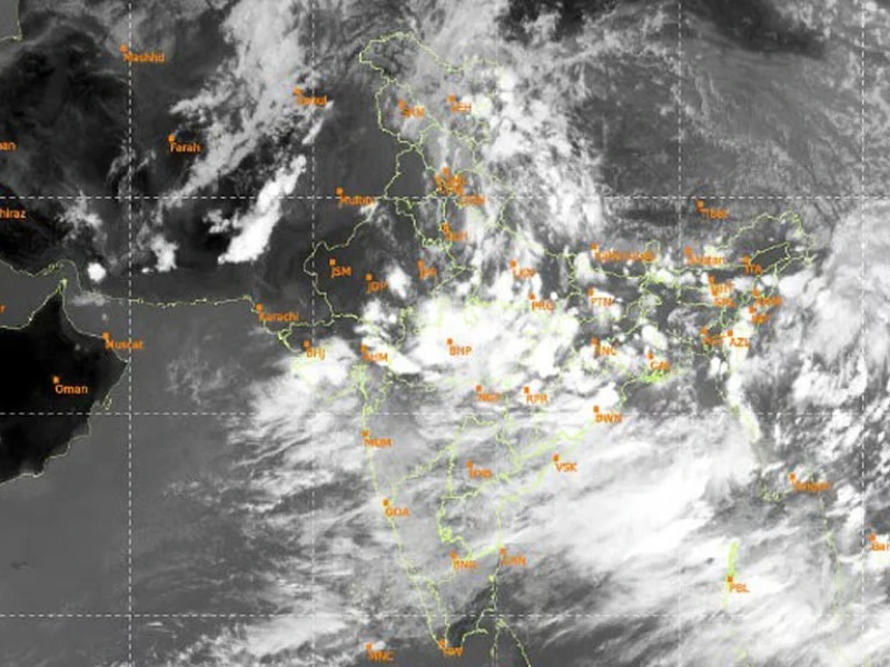 সুস্পষ্ট লঘুচাপে পরিণত হয়েছে বঙ্গোপসাগরের লঘুচাপ, চার সমুদ্রবন্দরে ৩ নম্বর সতর্ক সংকেত