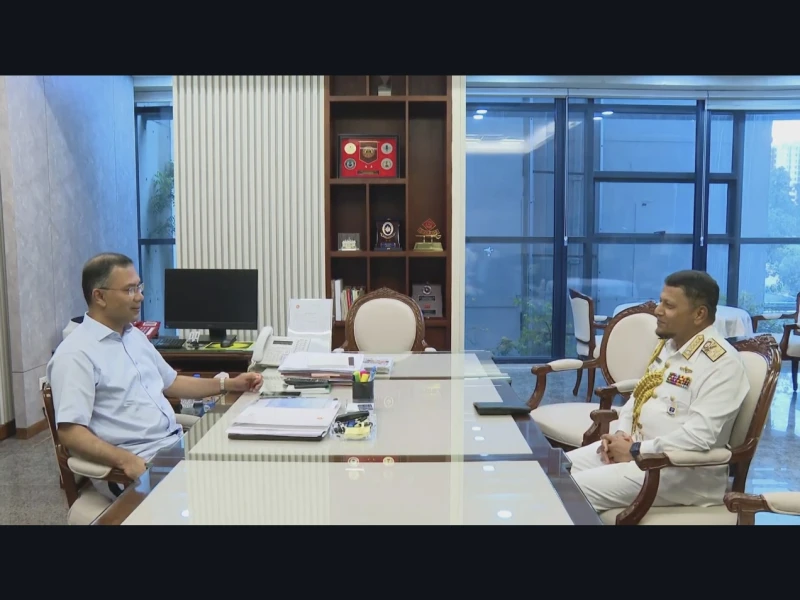 বিদায়ী নৌপ্রধানের সঙ্গে প্রধানমন্ত্রীর সাক্ষাৎ, সামুদ্রিক নিরাপত্তা নিয়ে আলোচনা