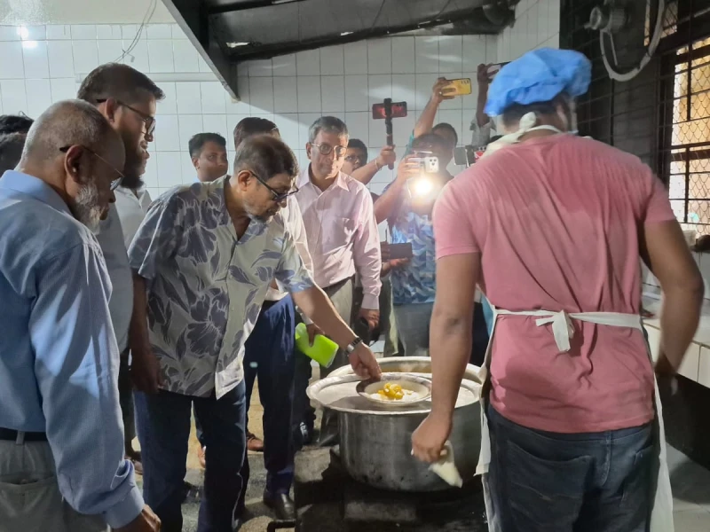 চাঁদপুরে হাসপাতাল ঘুরে দেখলেন স্বাস্থ্যমন্ত্রী, দিলেন দিকনির্দেশনা